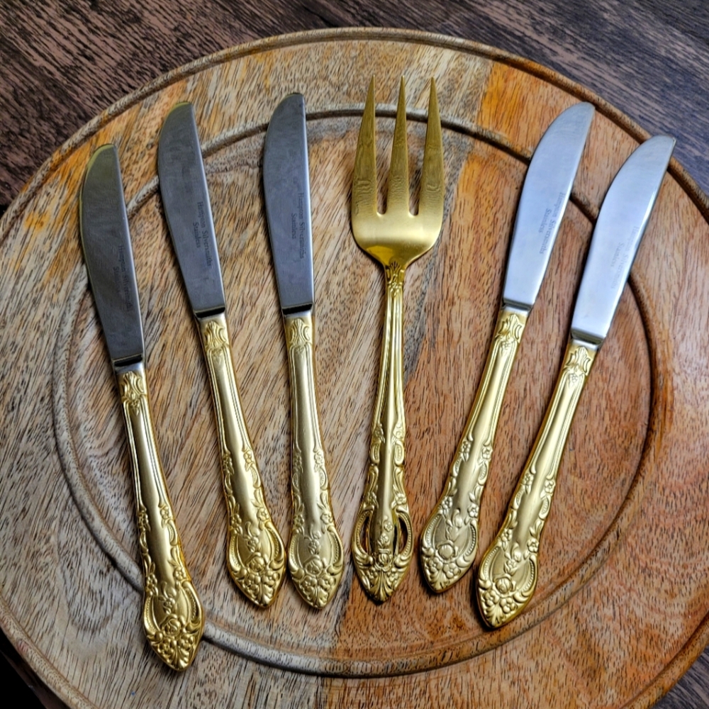 Hampton Silversmiths Stainless China 247 Flatware 17pc.